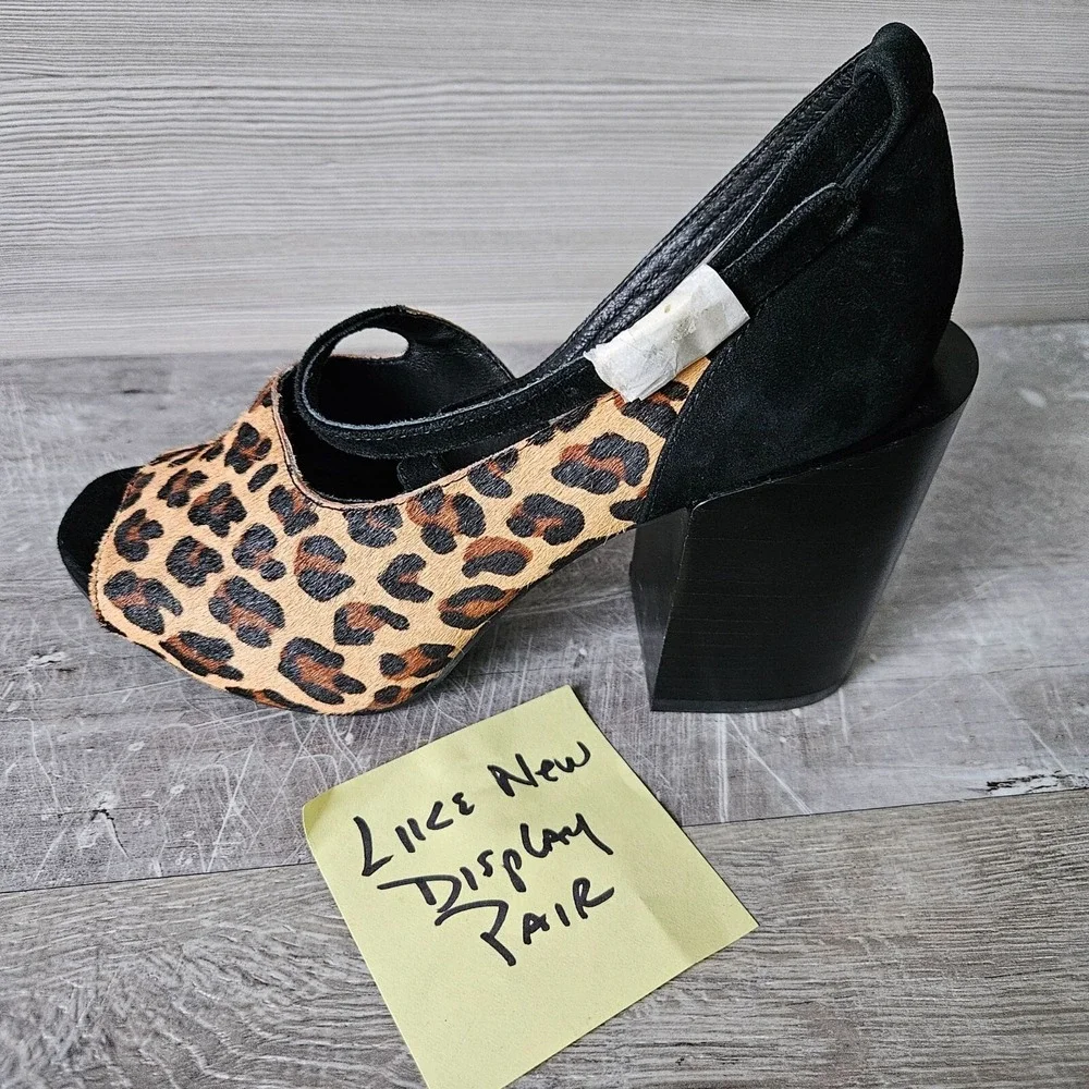 LuLaRoe Leopard Print Sandals Womens 7.5 Block Heel Open Toe Strappy Faux Suede